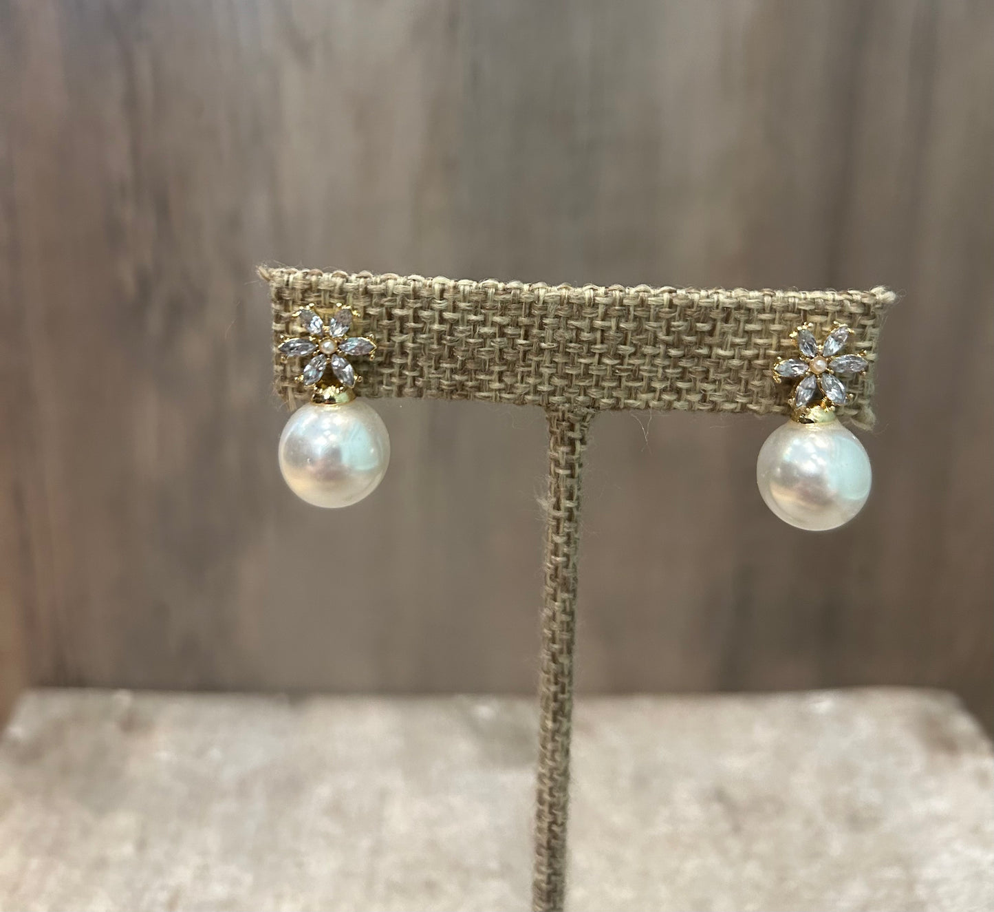 Diamond Flower With Pearl Earring