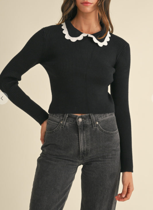 SCALLOPED CONSTRAST COLLAR SWEATER