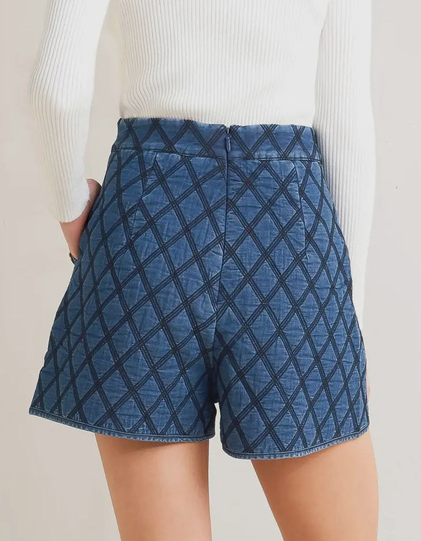 Quilted woven short