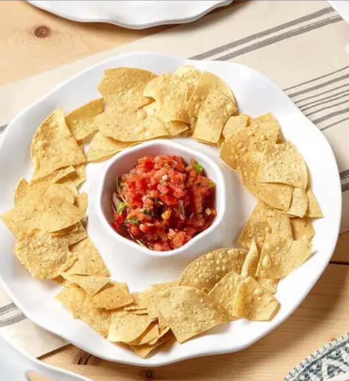 Ruffle 16" Chip & Dip Platter in Melamine